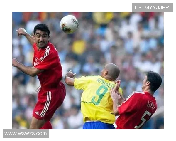 2002年世界杯决赛回顾巴西对土耳其的精彩比分与比赛亮点分析